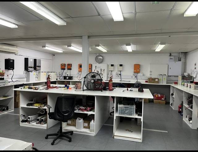 INDUSTRIAL FOR SALE IN MILNERTON CENTRAL